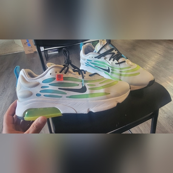 MENS NIKE AIR MAX EXOSENSE SE CV3016 100 SIZE 9 man's - Picture 3 of 10